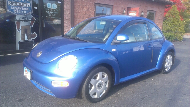 1999 Volkswagen New Beetle S Sedan