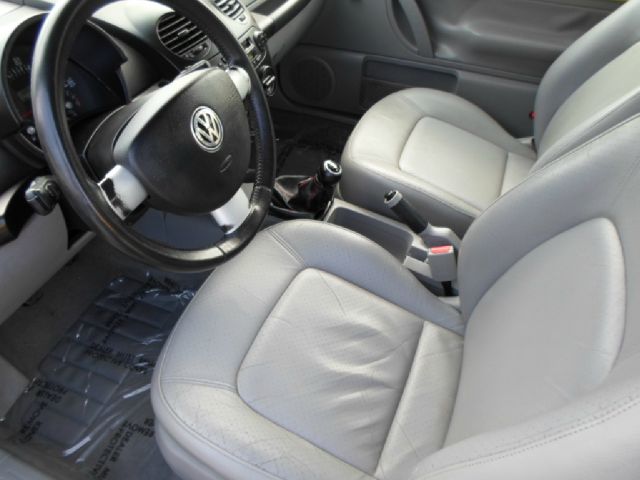 1999 Volkswagen New Beetle Quad Cab 4x2 Shortbox XLT