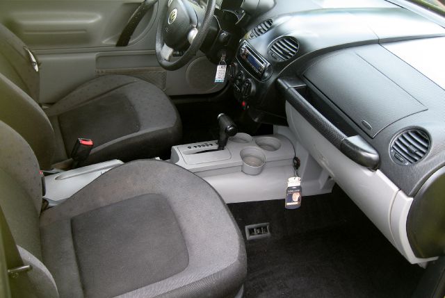 1999 Volkswagen New Beetle Quad Cab 4x2 Shortbox XLT