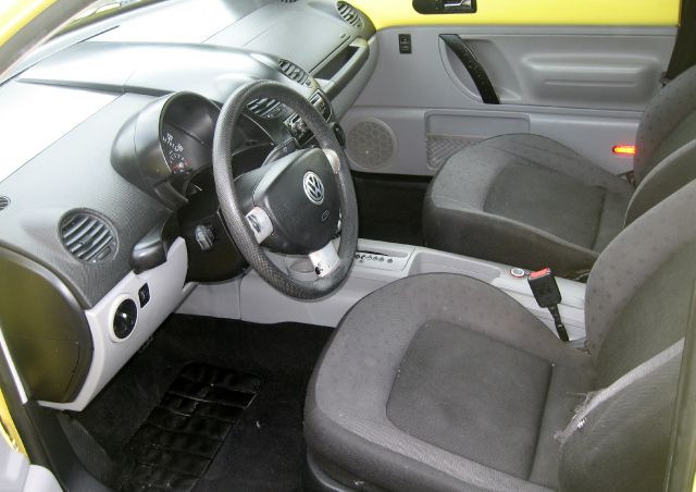 1999 Volkswagen New Beetle Quad Cab 4x2 Shortbox XLT