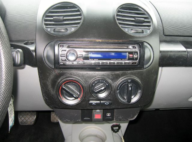 1999 Volkswagen New Beetle Quad Cab 4x2 Shortbox XLT