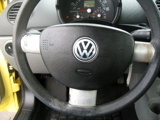 1999 Volkswagen New Beetle Quad Cab 4x2 Shortbox XLT