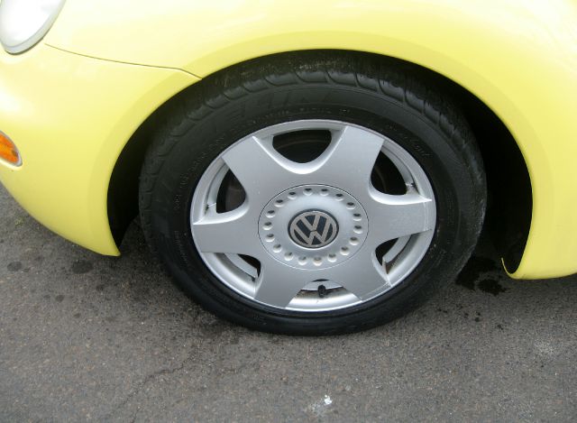 1999 Volkswagen New Beetle Quad Cab 4x2 Shortbox XLT