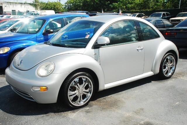 1999 Volkswagen New Beetle S Sedan