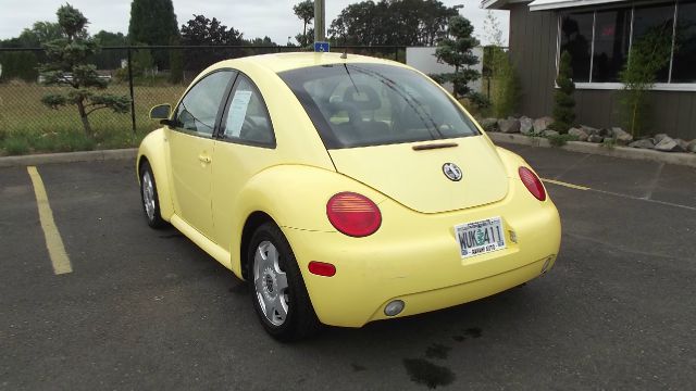 1999 Volkswagen New Beetle Quad Cab 4x2 Shortbox XLT