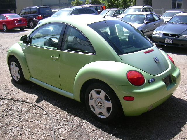 2000 Volkswagen New Beetle Quad Cab 4x2 Shortbox XLT