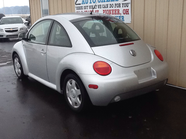 2000 Volkswagen New Beetle SE Crew Cab 4WD FFV