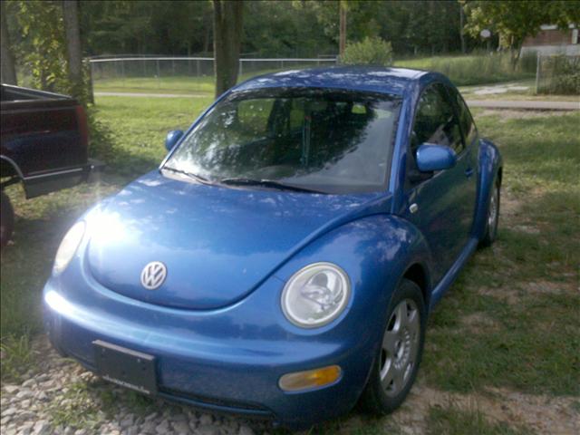 2000 Volkswagen New Beetle S Sedan