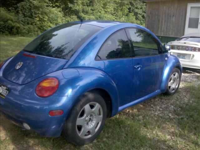2000 Volkswagen New Beetle S Sedan
