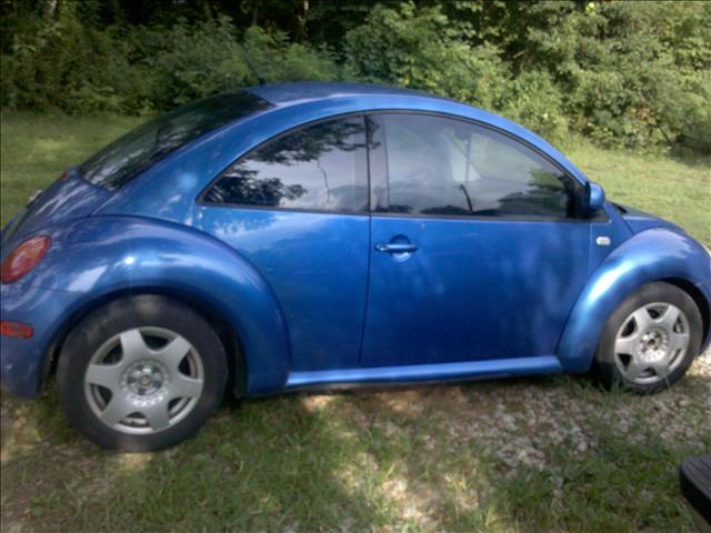 2000 Volkswagen New Beetle S Sedan