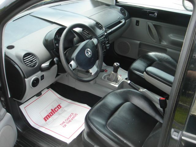 2000 Volkswagen New Beetle Quad Cab 4x2 Shortbox XLT