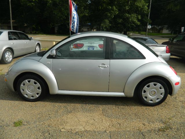 2000 Volkswagen New Beetle Quad Cab 4x2 Shortbox XLT