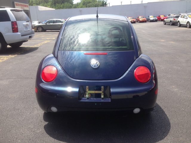 2000 Volkswagen New Beetle Quad Cab 4x2 Shortbox XLT