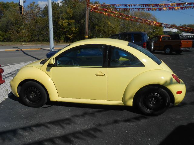 2000 Volkswagen New Beetle Quad Cab 4x2 Shortbox XLT