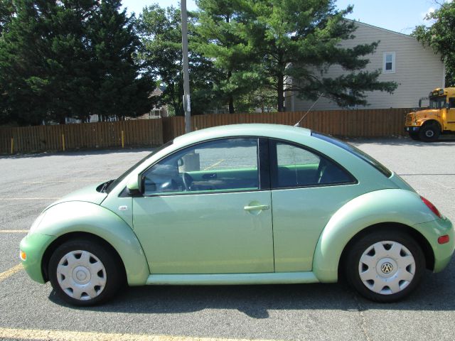 2000 Volkswagen New Beetle Quad Cab 4x2 Shortbox XLT