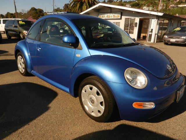 2000 Volkswagen New Beetle S Sedan