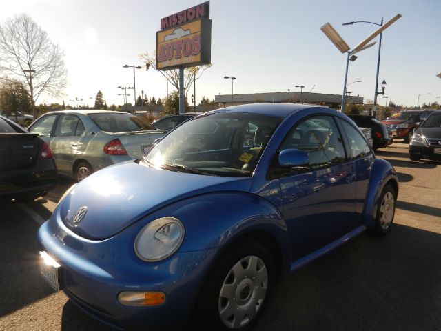 2000 Volkswagen New Beetle S Sedan
