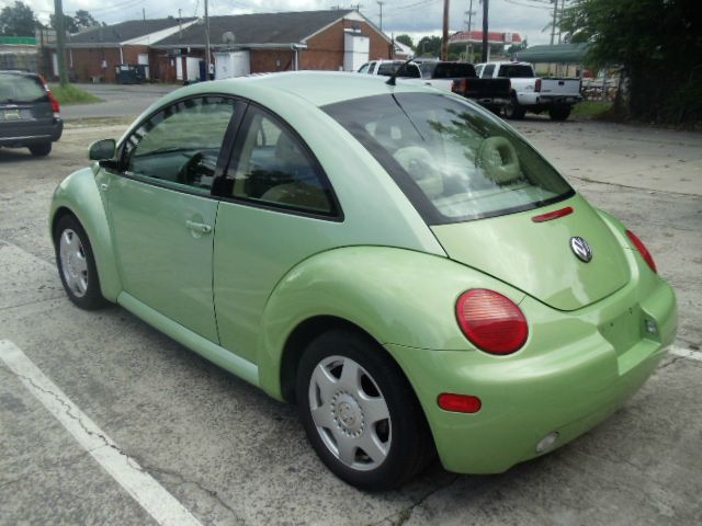 2000 Volkswagen New Beetle Quad Cab 4x2 Shortbox XLT