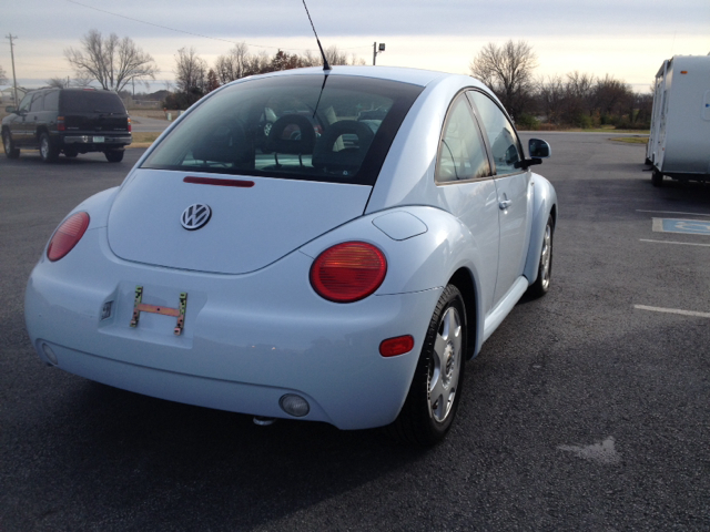 2000 Volkswagen New Beetle Quad Cab 4x2 Shortbox XLT