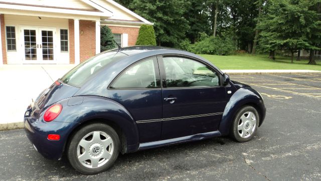2000 Volkswagen New Beetle Quad Cab 4x2 Shortbox XLT