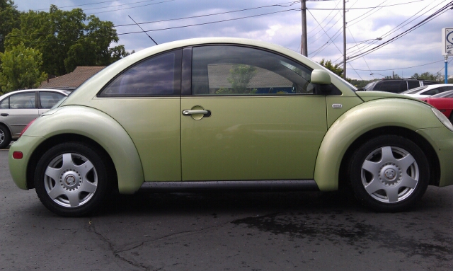 2000 Volkswagen New Beetle Quad Cab 4x2 Shortbox XLT