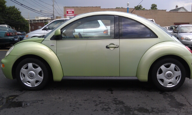 2000 Volkswagen New Beetle Quad Cab 4x2 Shortbox XLT