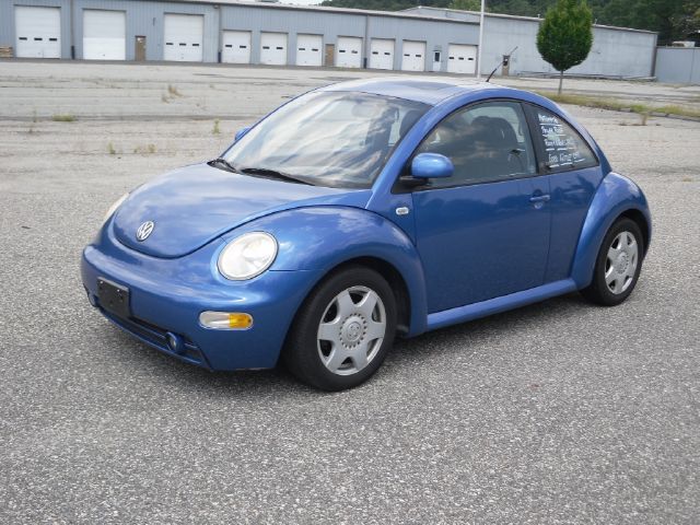 2000 Volkswagen New Beetle Quad Cab 4x2 Shortbox XLT