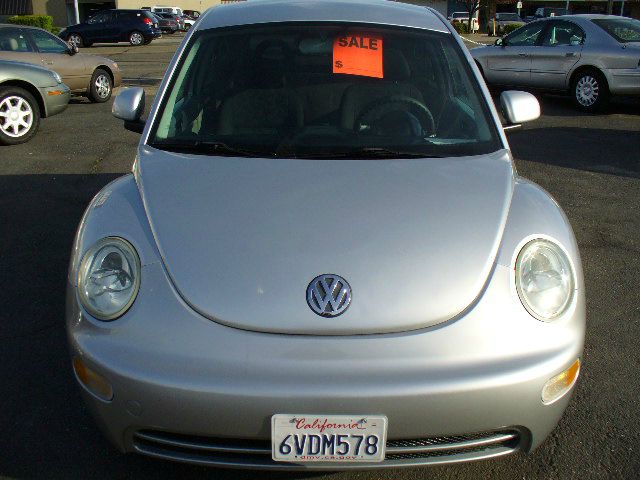2000 Volkswagen New Beetle S Sedan
