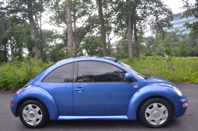 2000 Volkswagen New Beetle 1LT