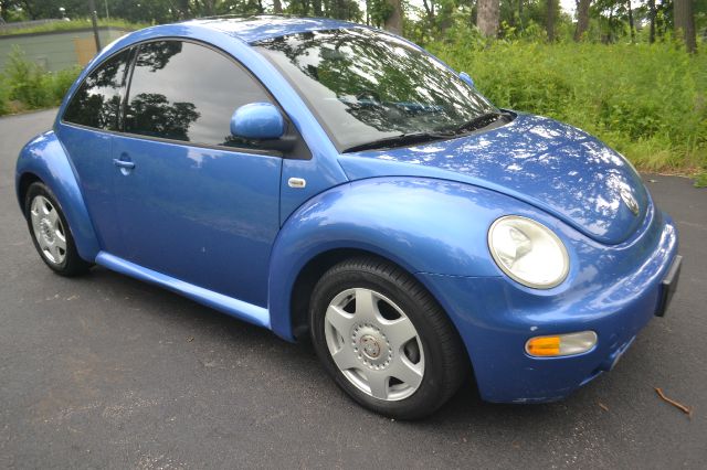 2000 Volkswagen New Beetle 1LT