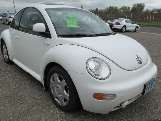 2000 Volkswagen New Beetle Quad Cab 4x2 Shortbox XLT