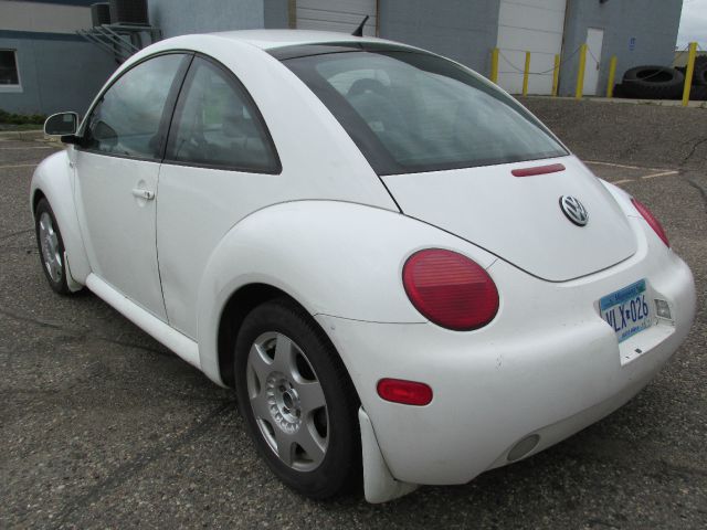 2000 Volkswagen New Beetle Quad Cab 4x2 Shortbox XLT