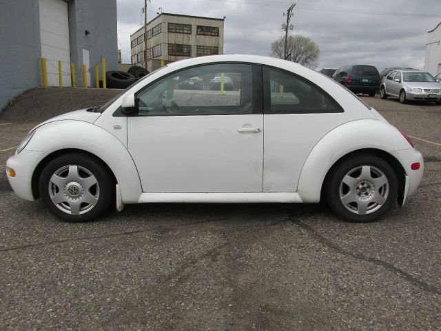 2000 Volkswagen New Beetle Quad Cab 4x2 Shortbox XLT