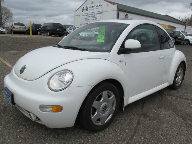 2000 Volkswagen New Beetle Quad Cab 4x2 Shortbox XLT