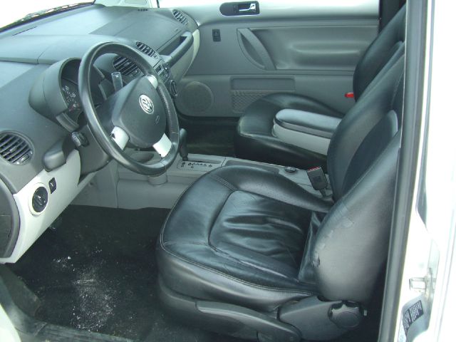 2000 Volkswagen New Beetle Quad Cab 4x2 Shortbox XLT