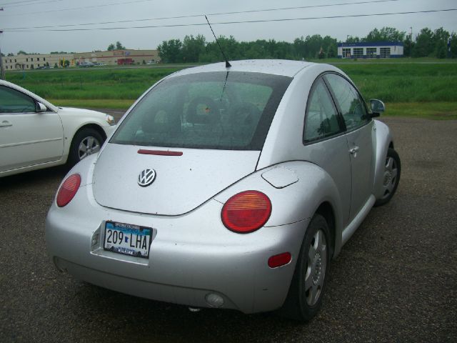2000 Volkswagen New Beetle Quad Cab 4x2 Shortbox XLT