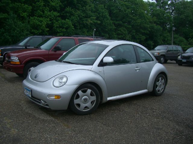 2000 Volkswagen New Beetle Quad Cab 4x2 Shortbox XLT