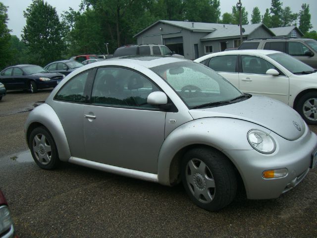 2000 Volkswagen New Beetle Quad Cab 4x2 Shortbox XLT
