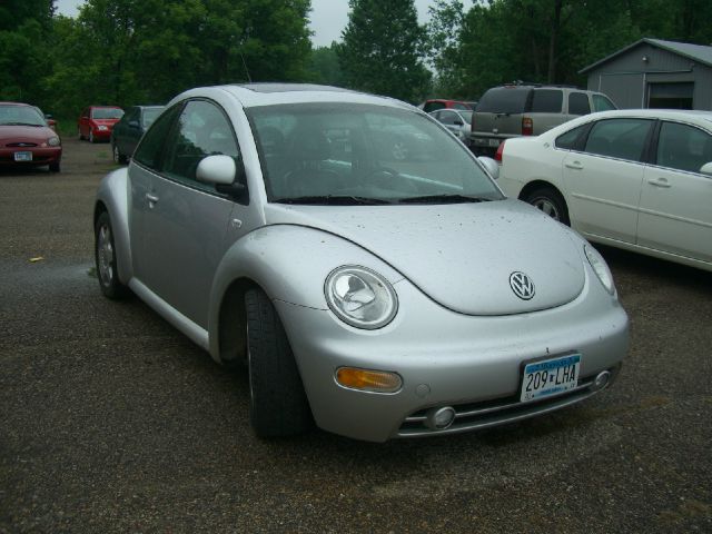 2000 Volkswagen New Beetle Quad Cab 4x2 Shortbox XLT