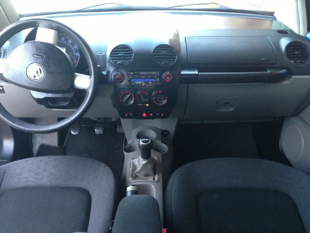 2000 Volkswagen New Beetle Quad Cab 4x2 Shortbox XLT