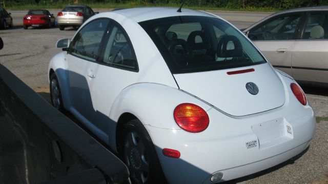 2000 Volkswagen New Beetle Quad Cab 4x2 Shortbox XLT