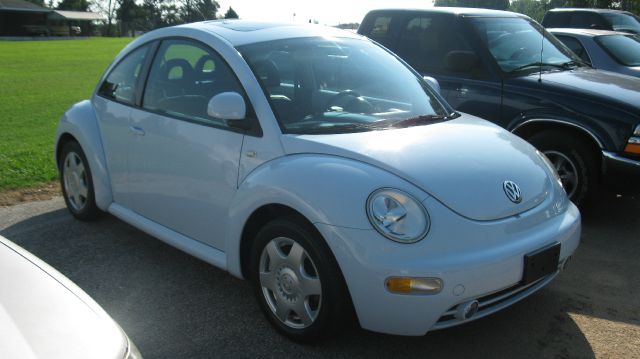 2000 Volkswagen New Beetle Quad Cab 4x2 Shortbox XLT