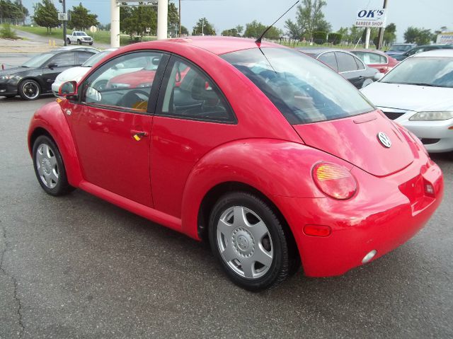 2000 Volkswagen New Beetle Quad Cab 4x2 Shortbox XLT