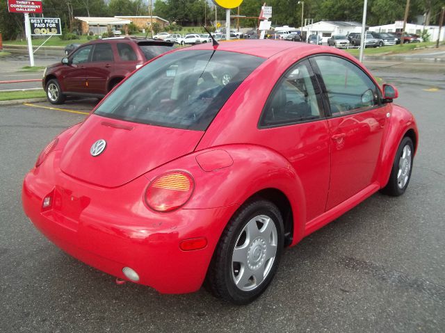 2000 Volkswagen New Beetle Quad Cab 4x2 Shortbox XLT