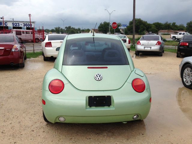 2000 Volkswagen New Beetle Quad Cab 4x2 Shortbox XLT