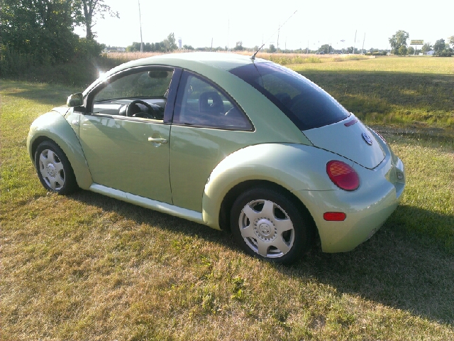 2000 Volkswagen New Beetle Quad Cab 4x2 Shortbox XLT