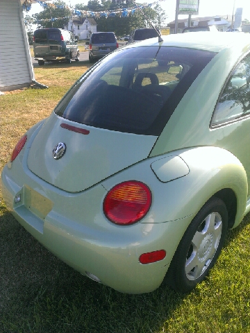 2000 Volkswagen New Beetle Quad Cab 4x2 Shortbox XLT