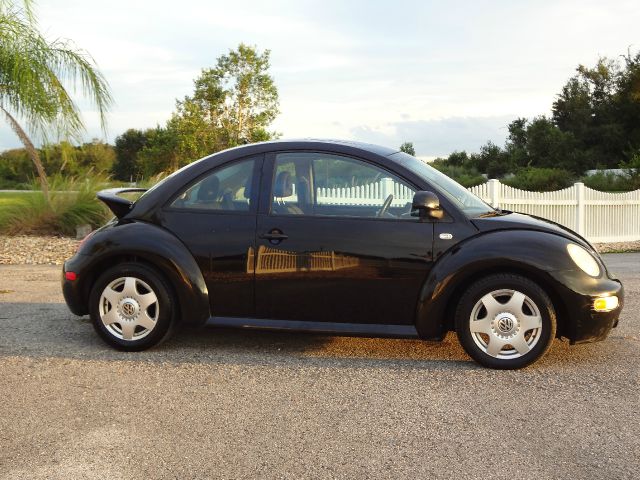 2000 Volkswagen New Beetle 4dr 112 WB AWD