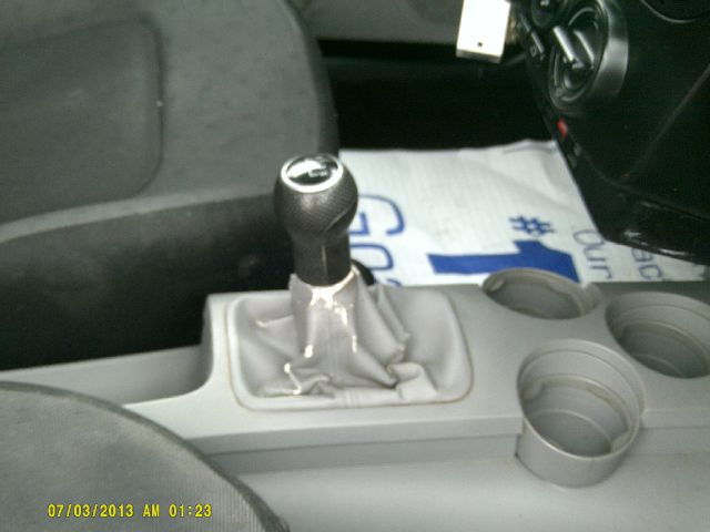 2000 Volkswagen New Beetle Quad Cab 4x2 Shortbox XLT