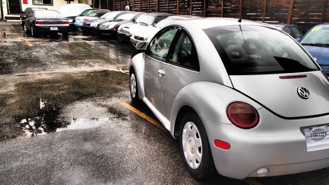 2000 Volkswagen New Beetle 4dr 112 WB AWD